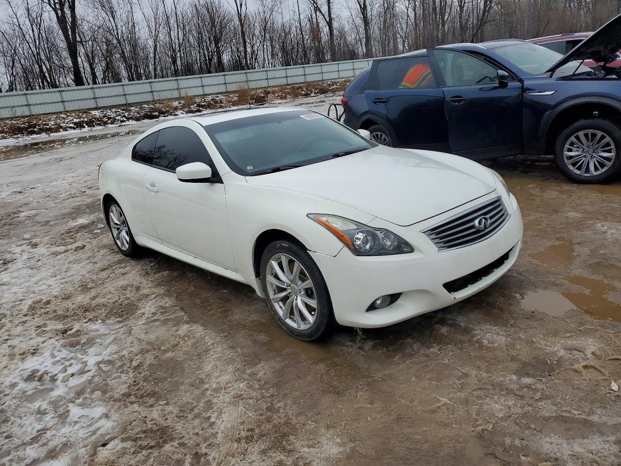 2013 INFINITI G37