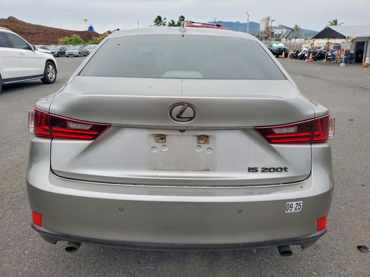 2016 LEXUS IS 200t