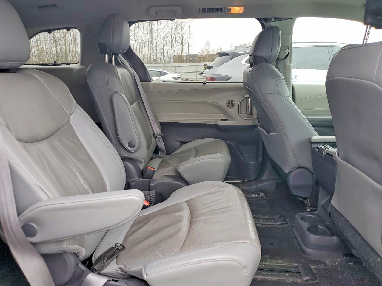 2021 TOYOTA SIENNA