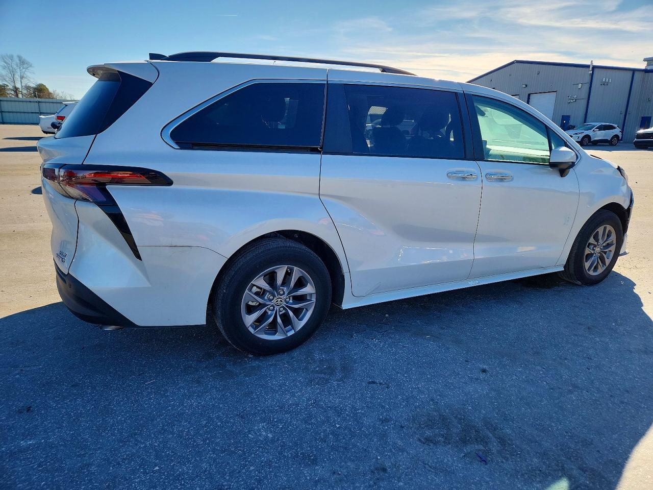 2024 TOYOTA SIENNA