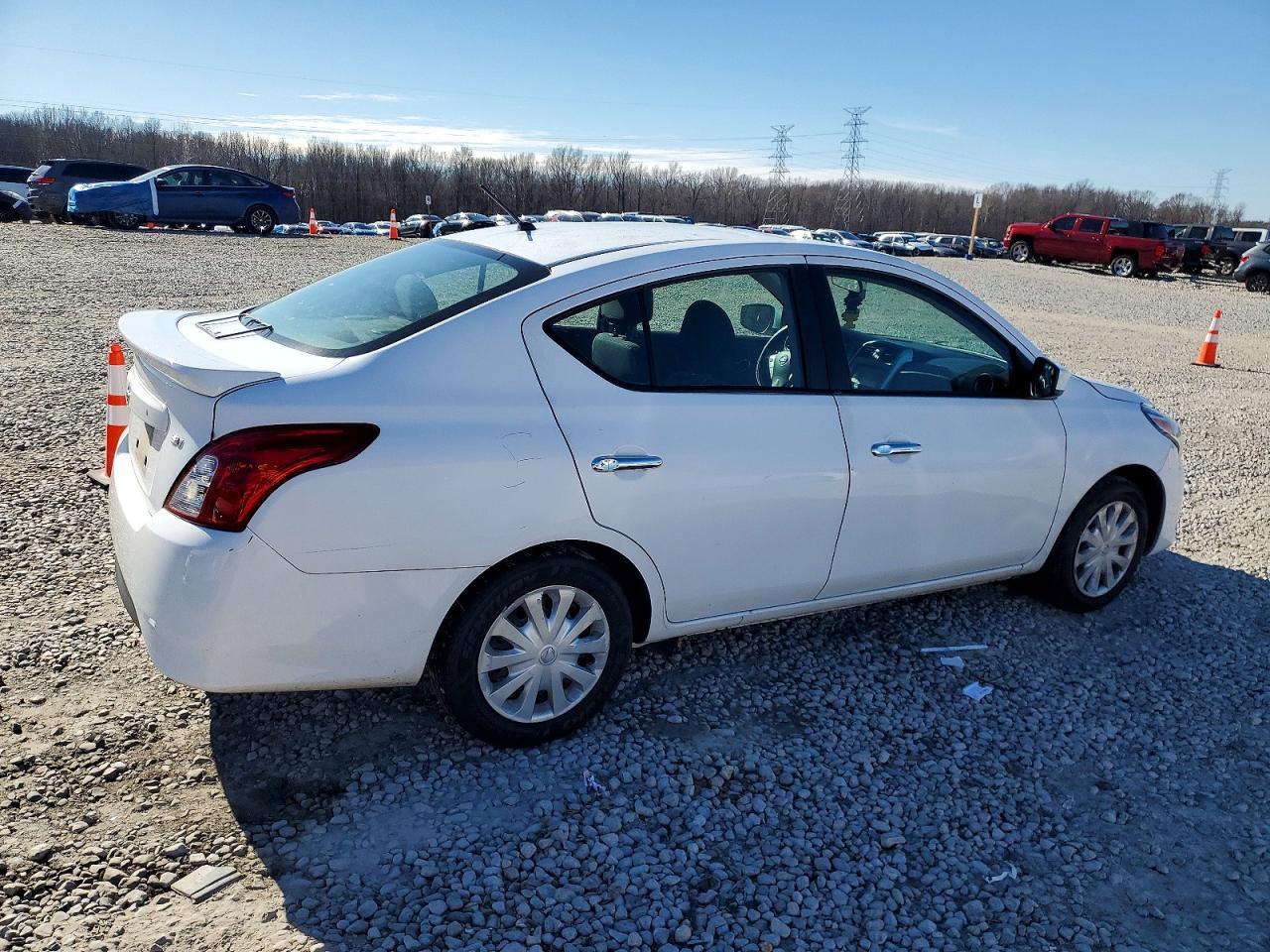 2019 NISSAN VERSA