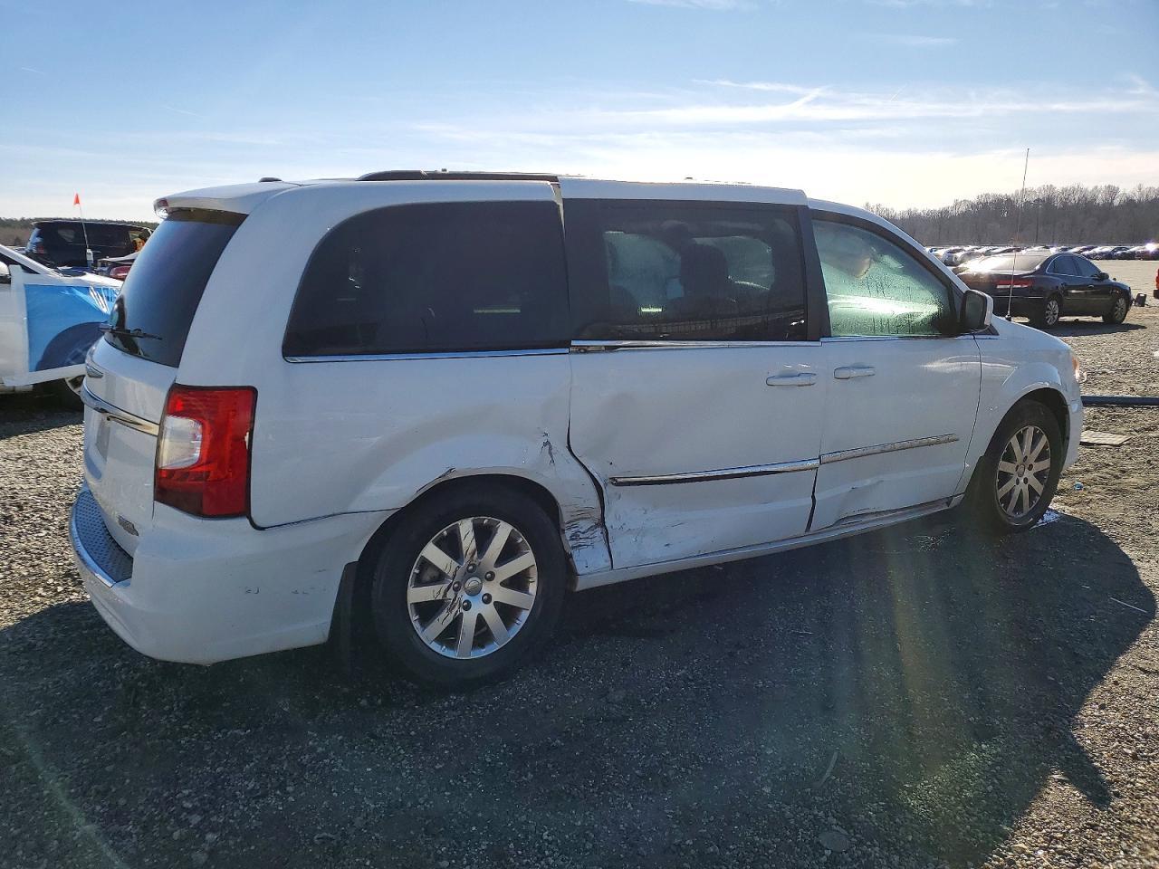 2016 CHRYSLER Town & Country