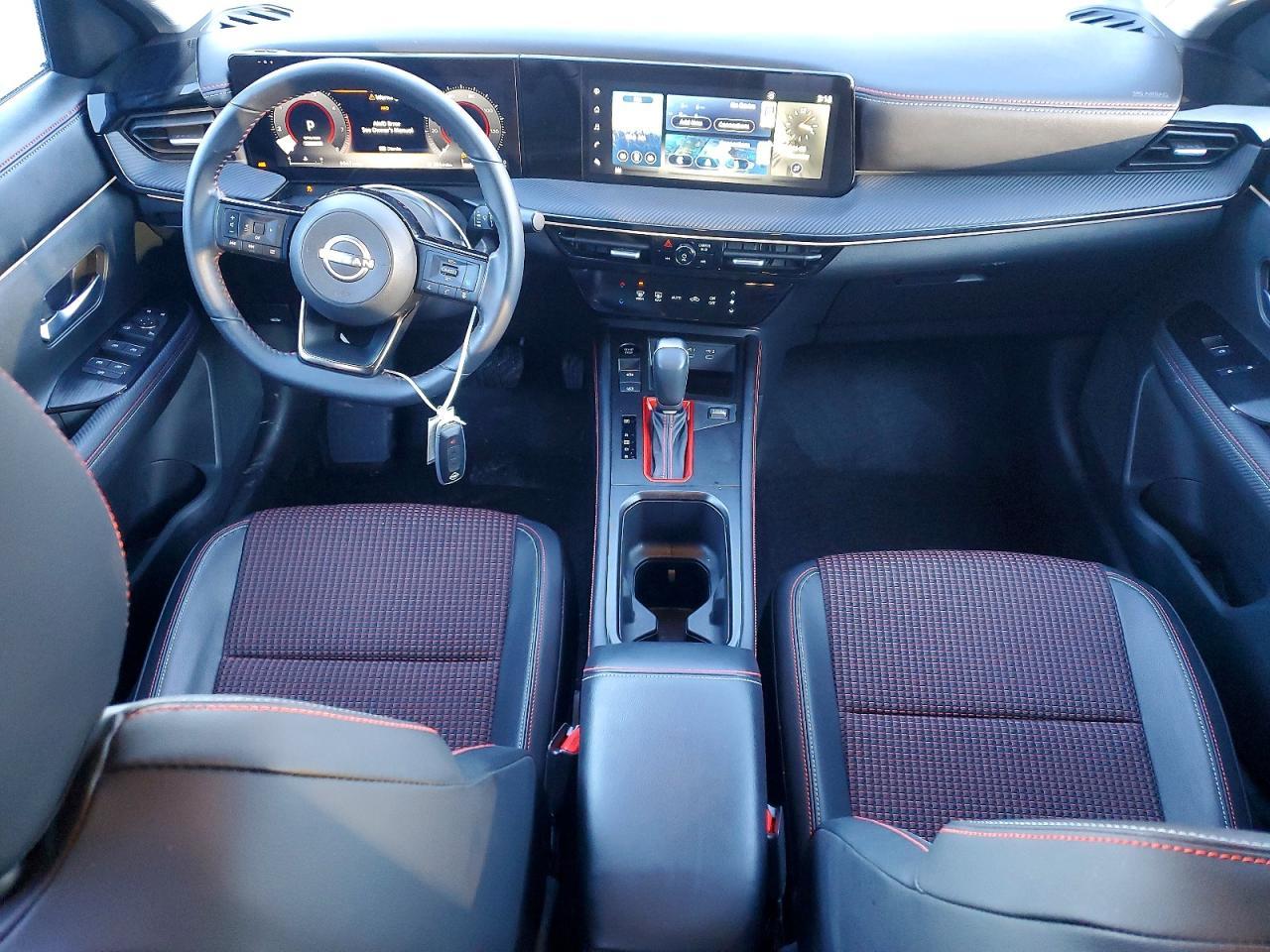 2025 NISSAN KICKS