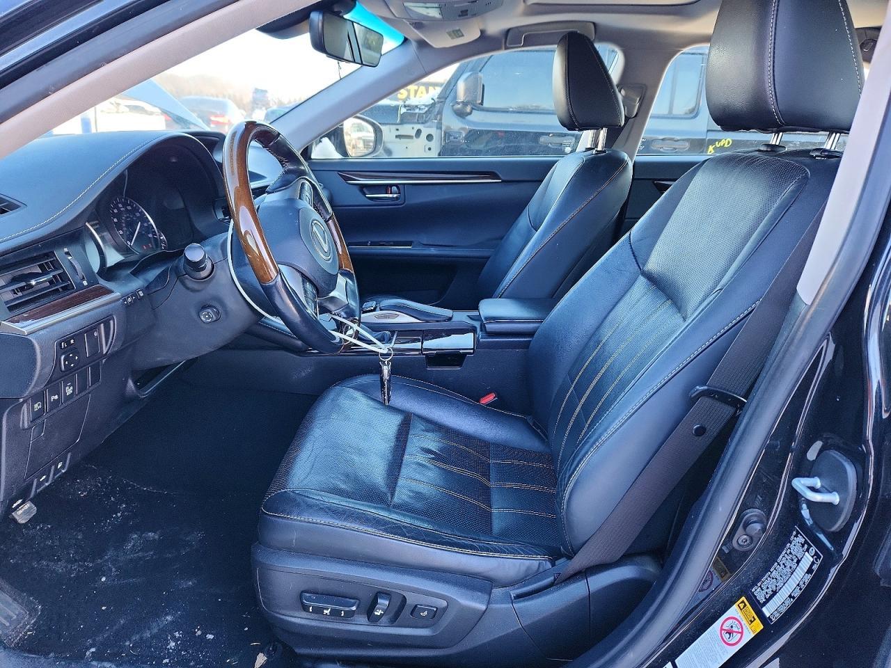 2016 LEXUS ES 300H