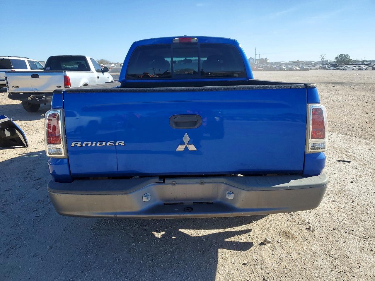 2007 MITSUBISHI Raider