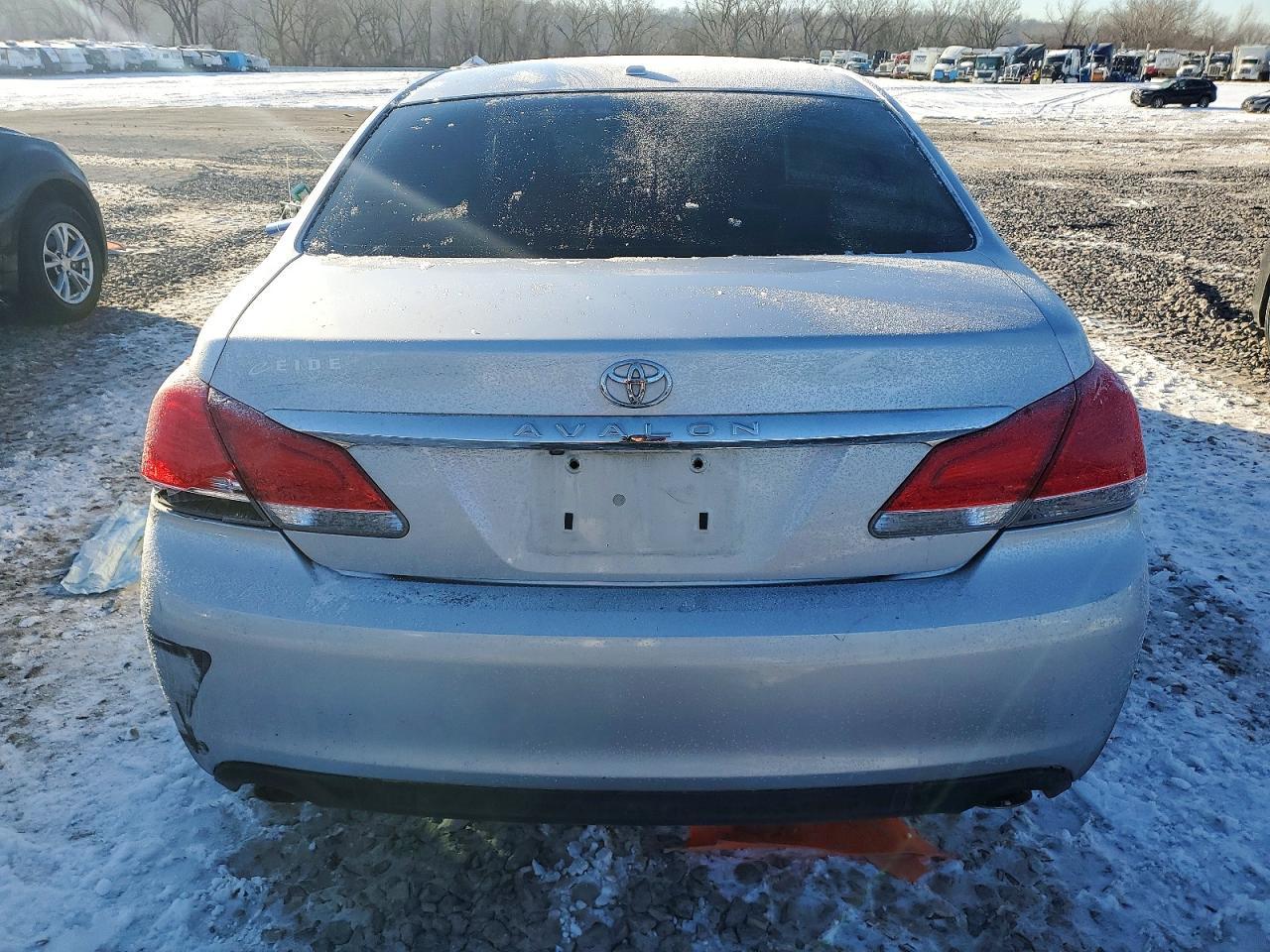 2012 TOYOTA Avalon