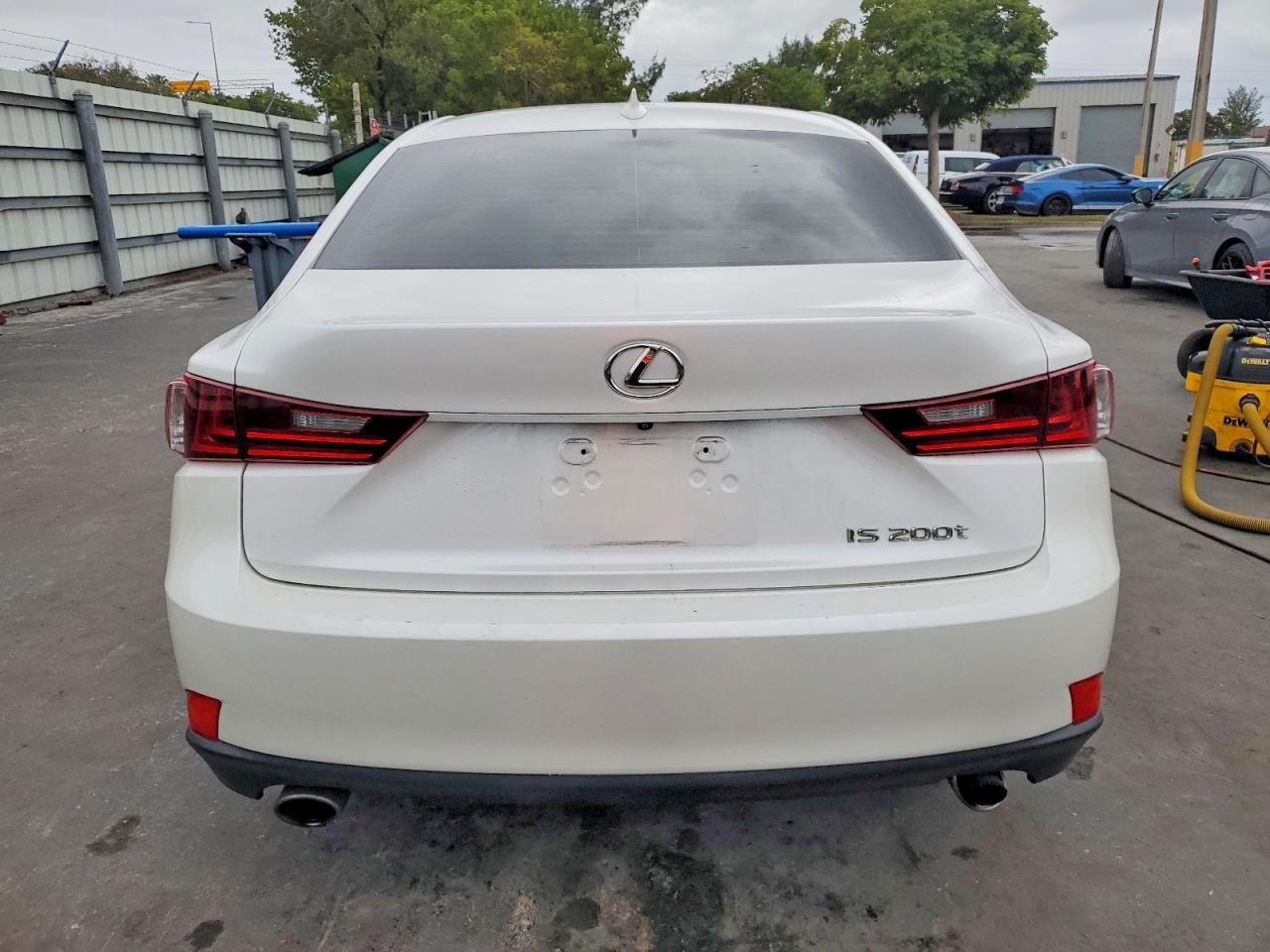 2016 LEXUS IS 200t