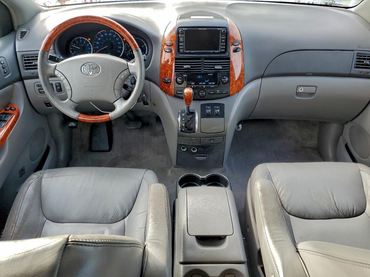 2007 TOYOTA SIENNA