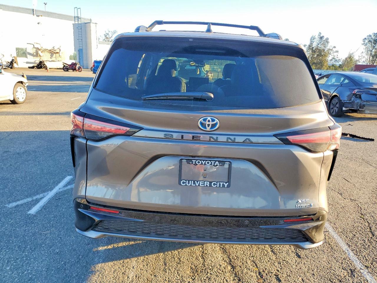 2022 TOYOTA SIENNA