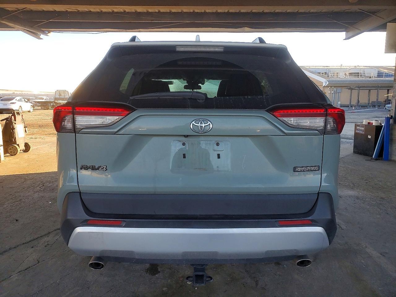 2019 TOYOTA RAV4