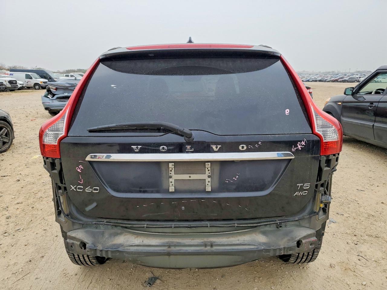 2015 VOLVO XC60