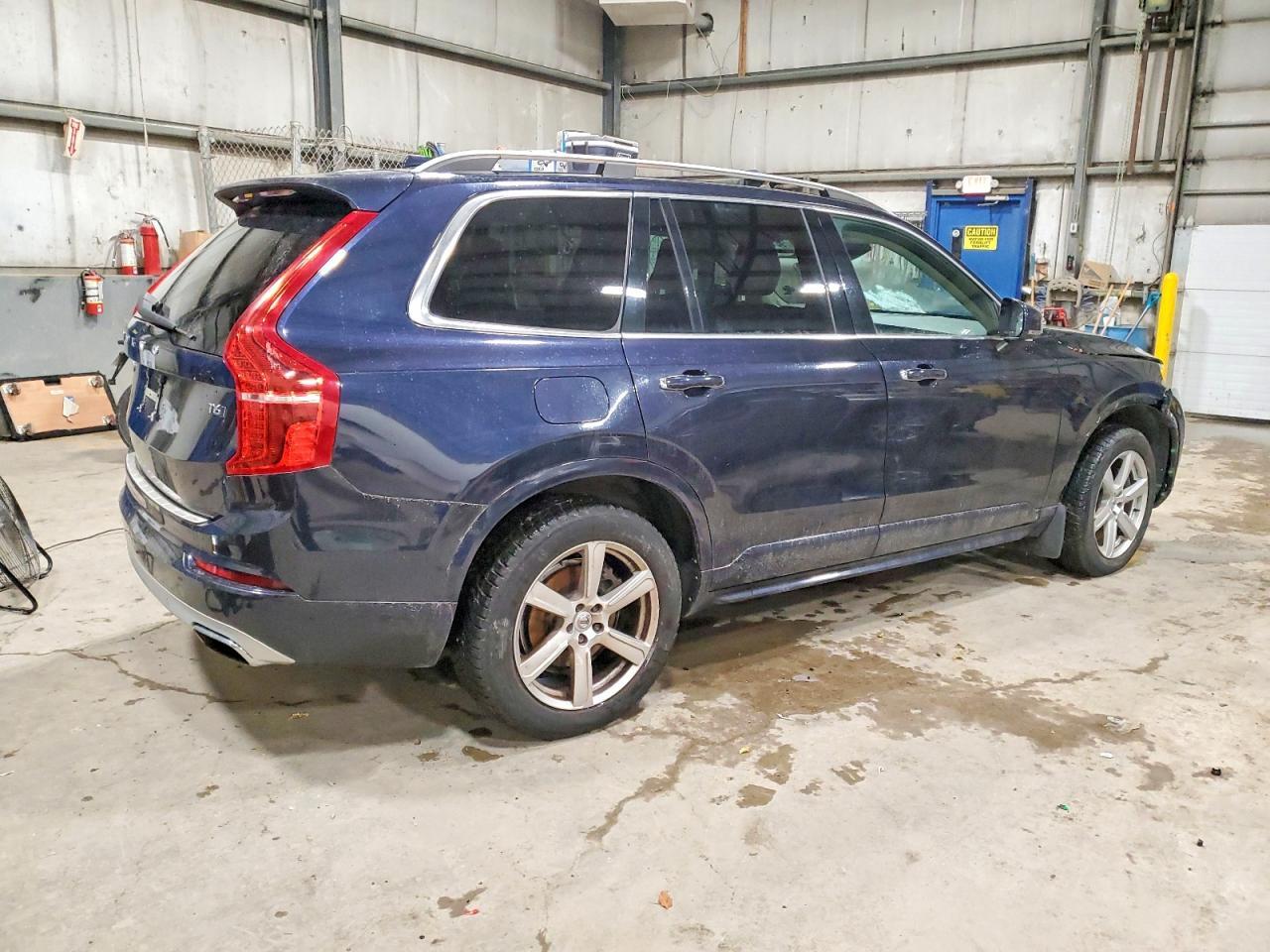 2017 VOLVO XC90