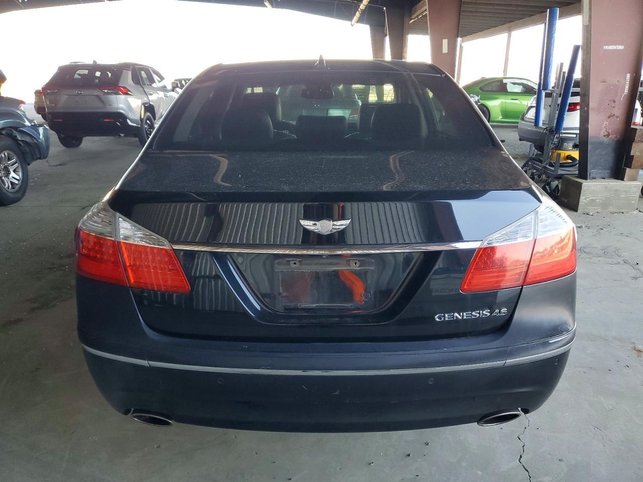 2011 HYUNDAI GENESIS