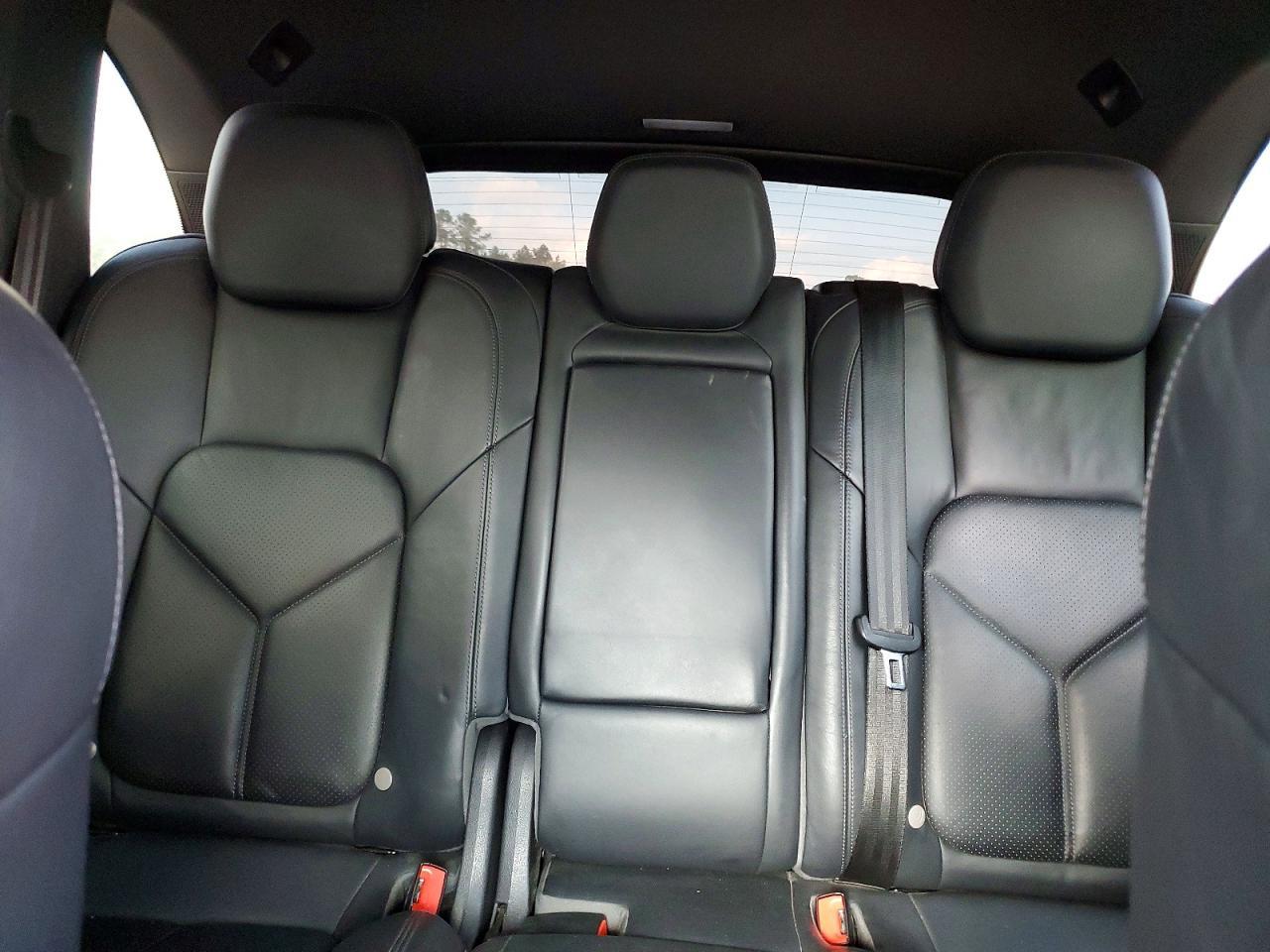 2014 PORSCHE CAYENNE