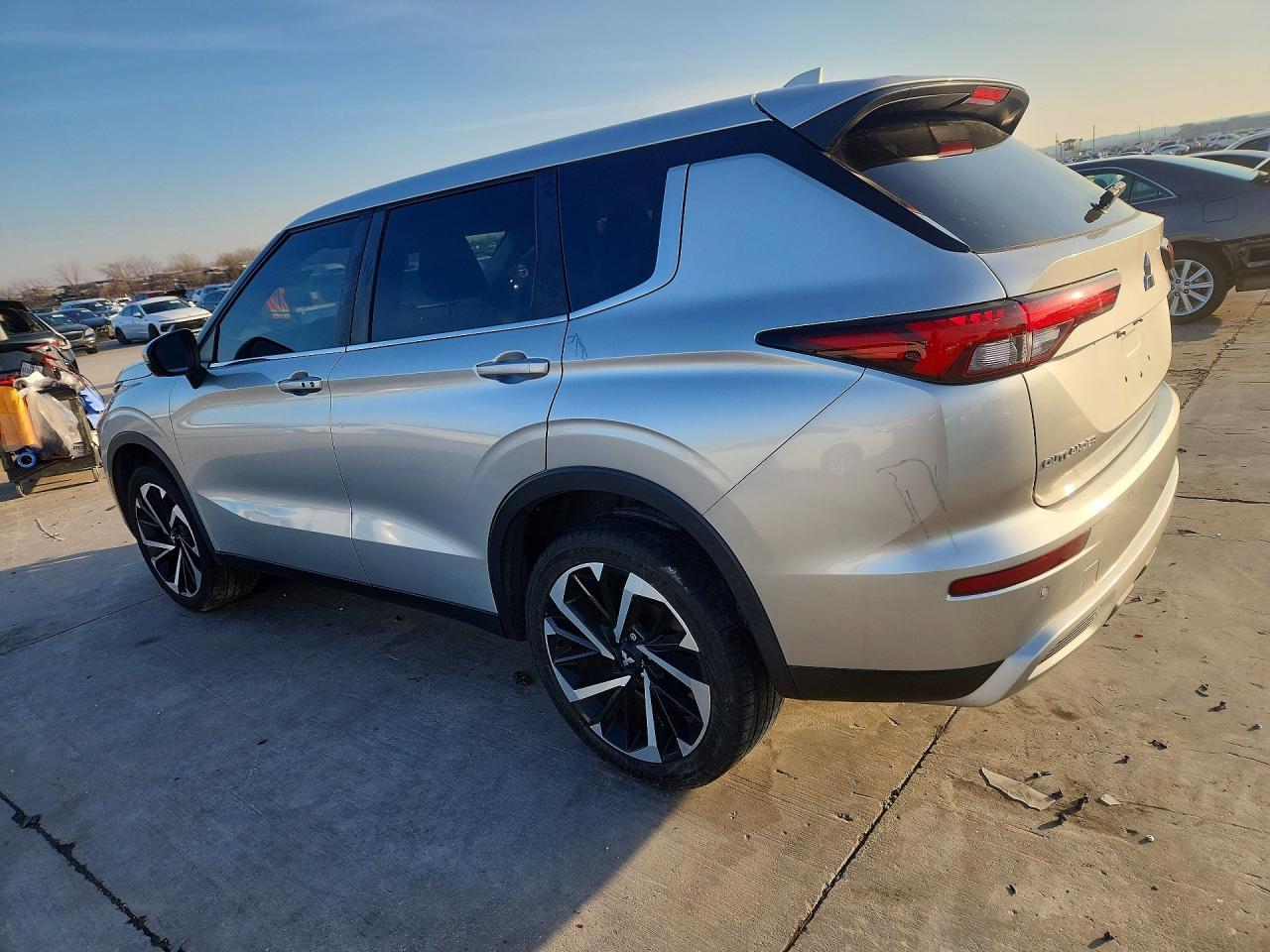 2022 MITSUBISHI outlander