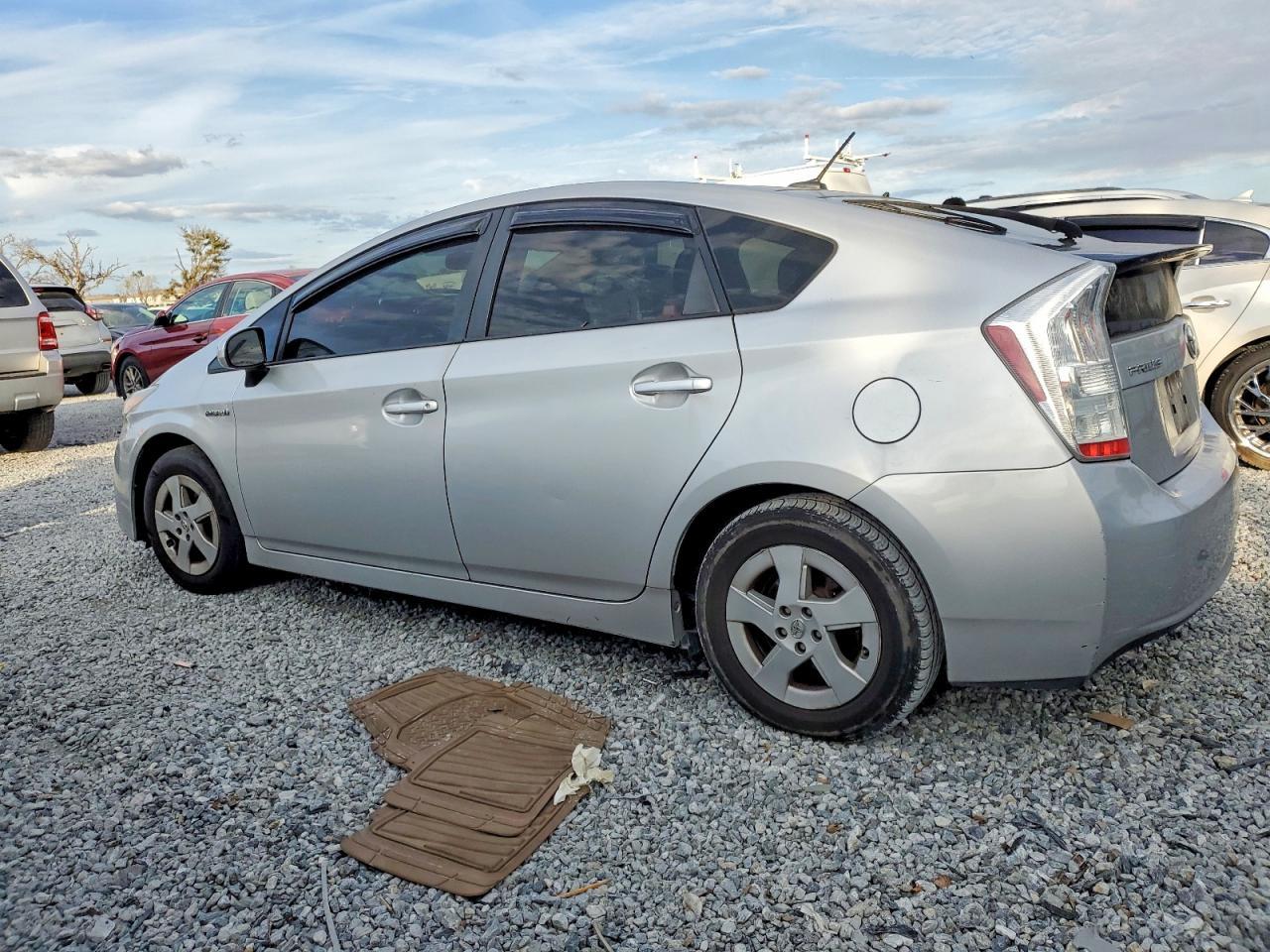 2011 TOYOTA PRIUS