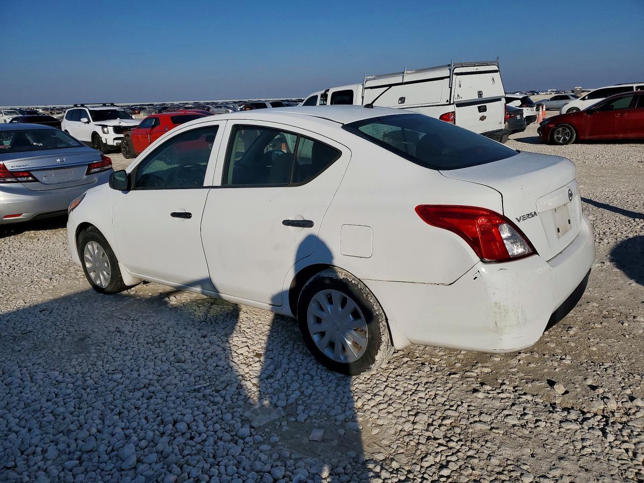 2015 NISSAN VERSA