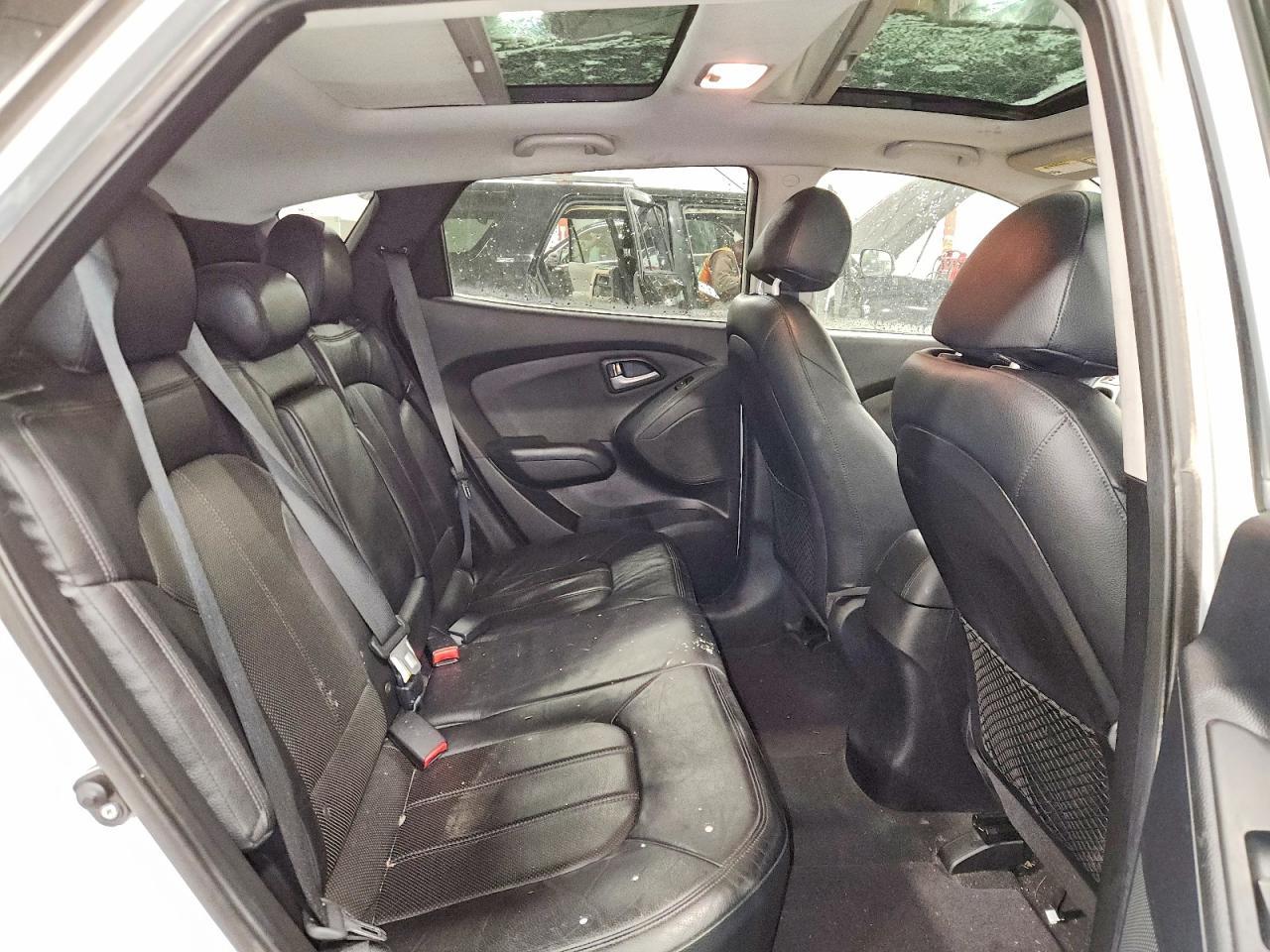 2010 HYUNDAI TUCSON