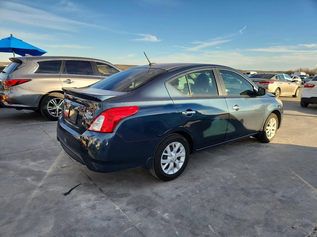2017 NISSAN VERSA