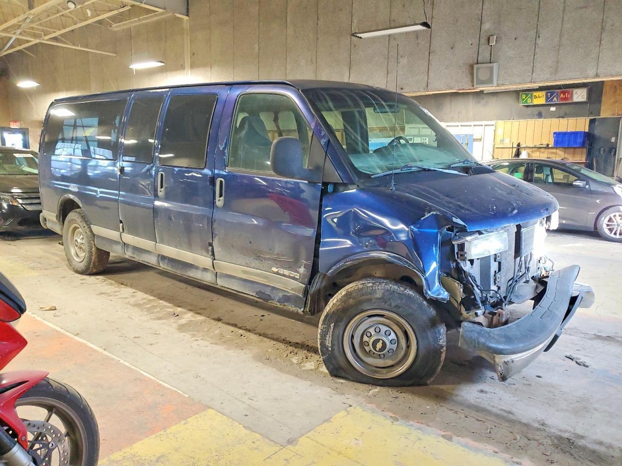2002 CHEVROLET Express 3500