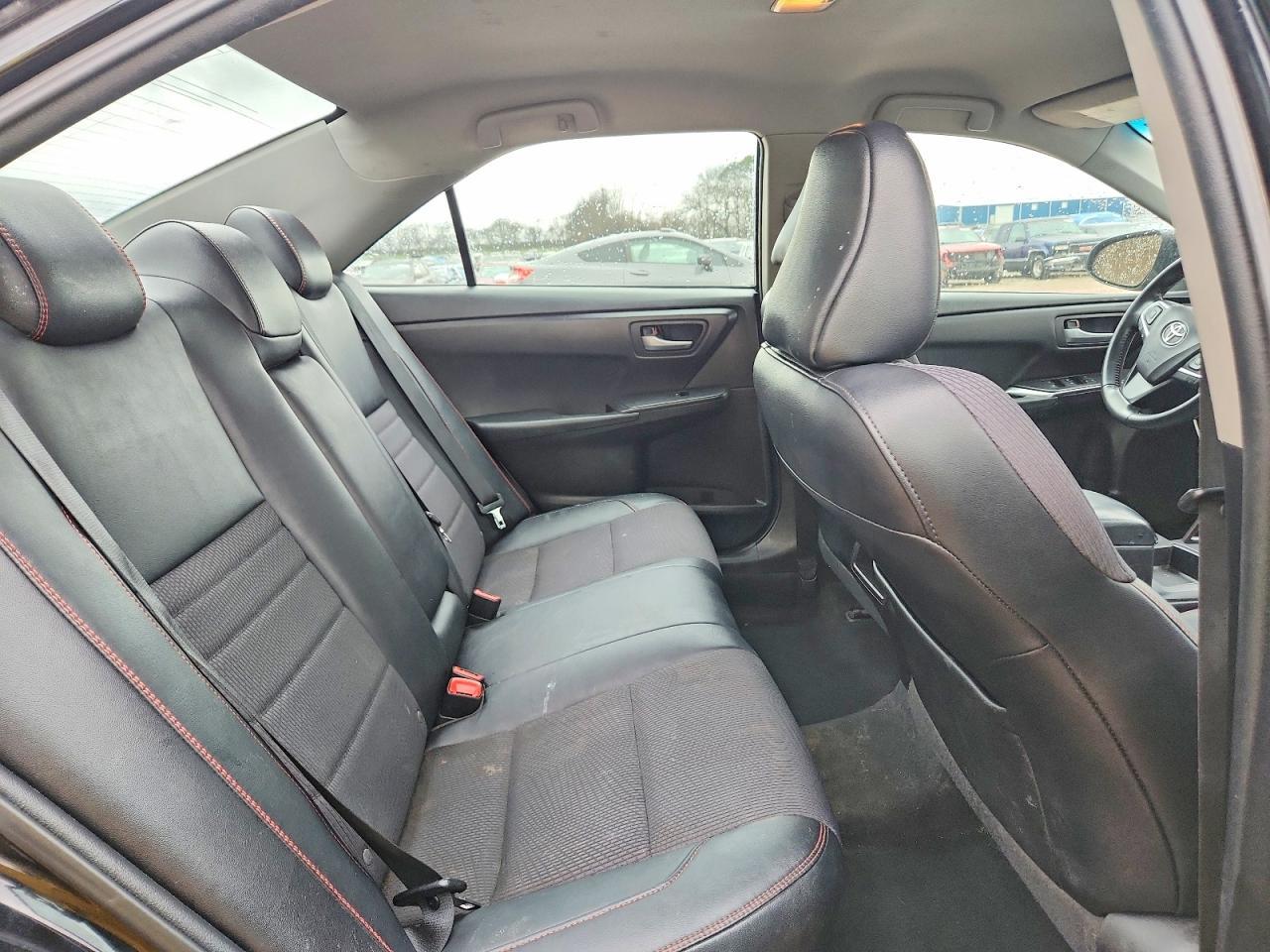 2016 TOYOTA CAMRY