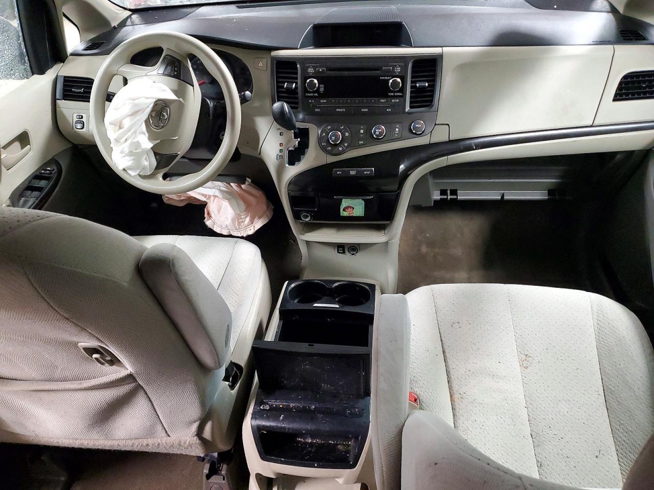 2012 TOYOTA SIENNA