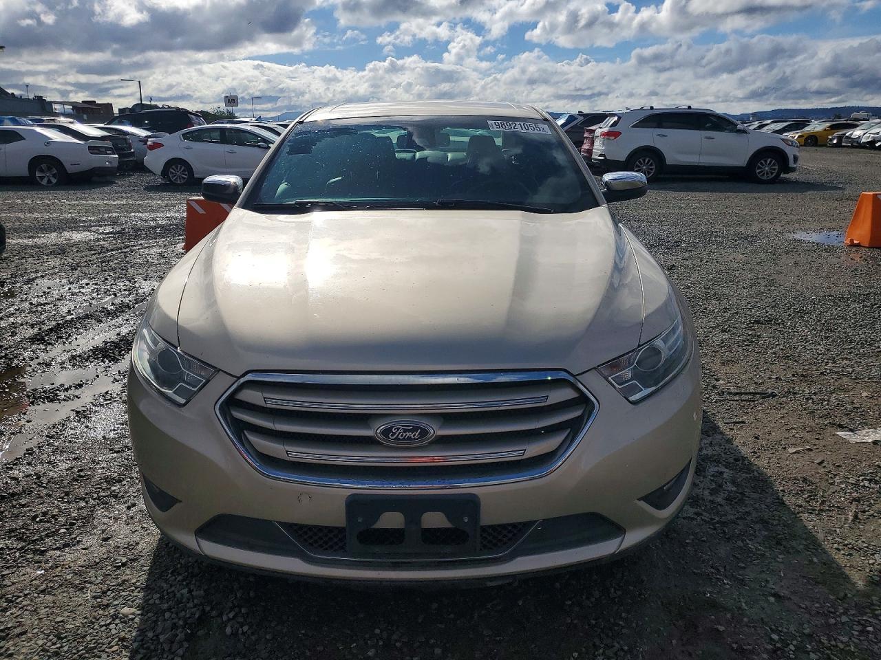 2018 FORD Taurus