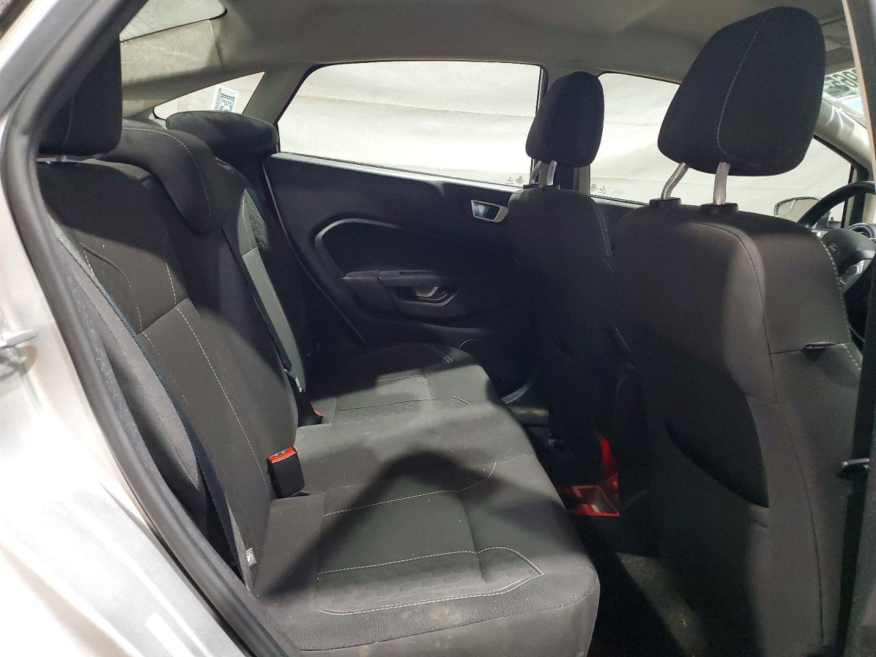 2016 FORD Fiesta