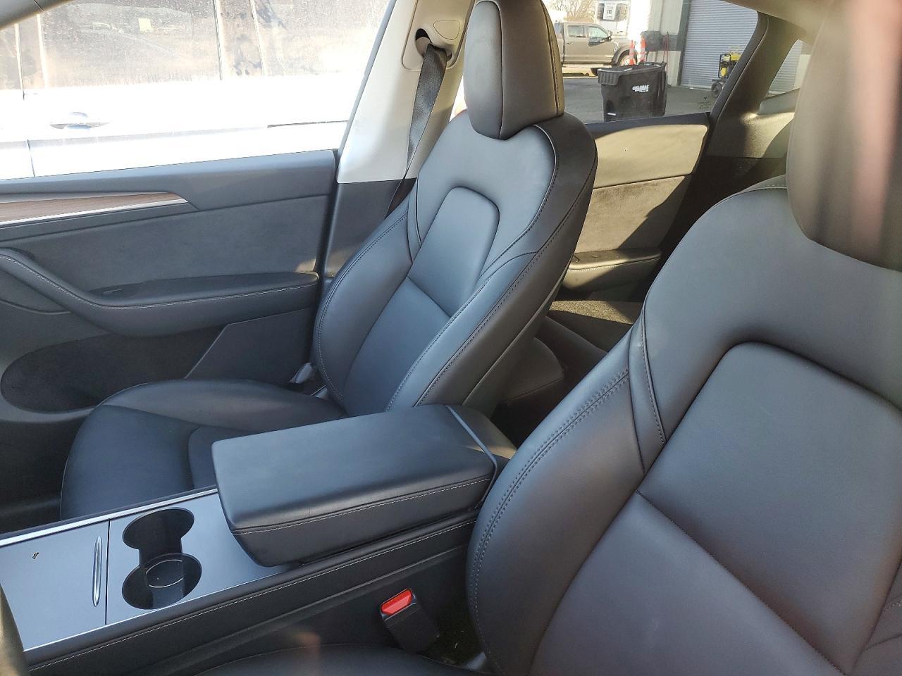 2025 TESLA MODEL Y