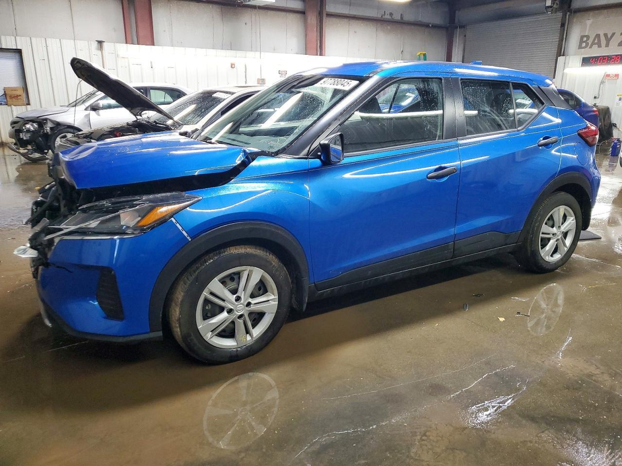2023 NISSAN KICKS