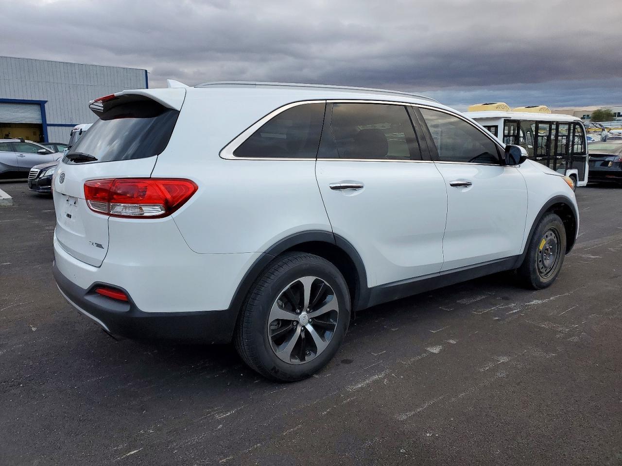 2016 KIA SORENTO