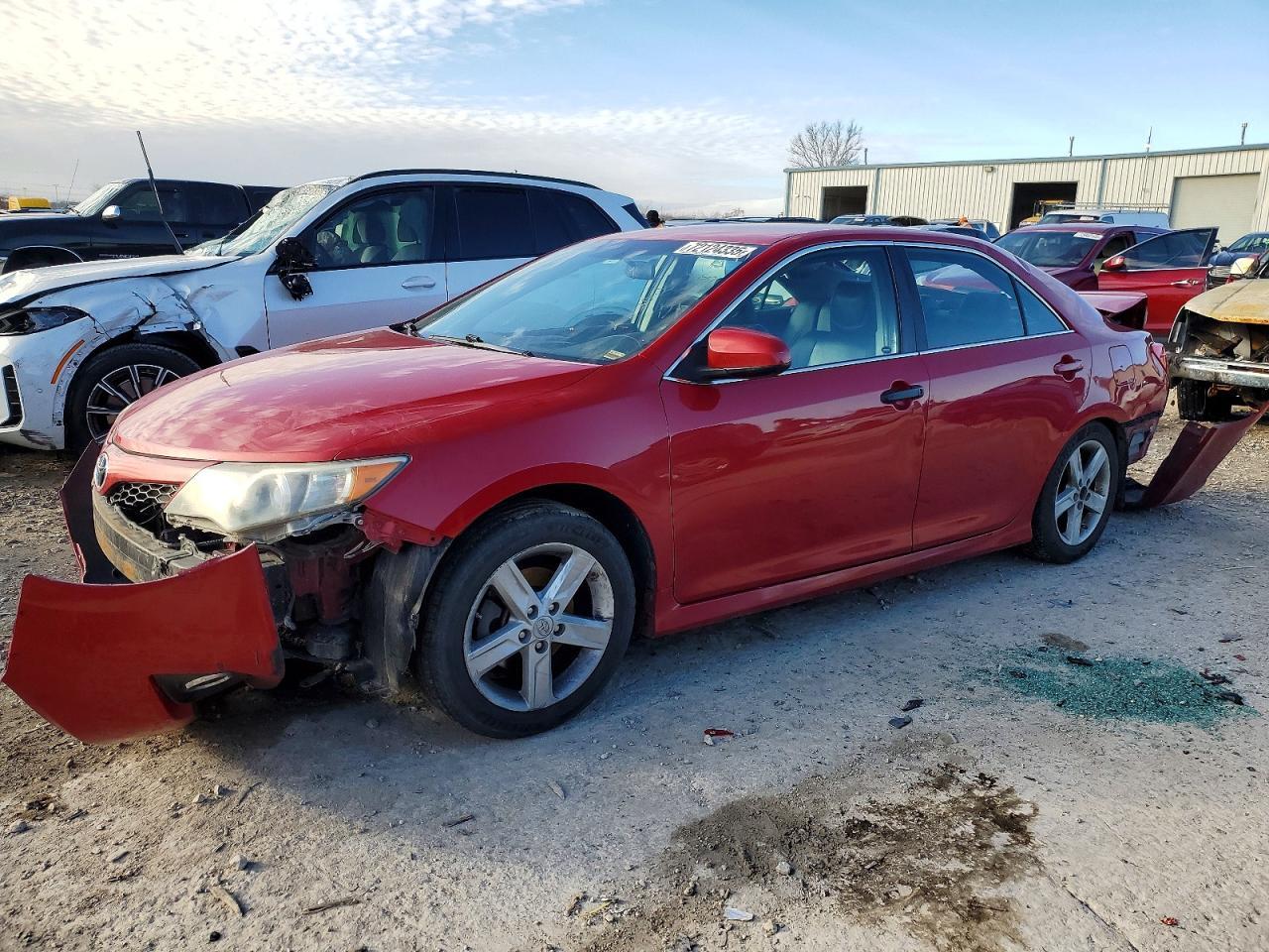 2014 TOYOTA CAMRY
