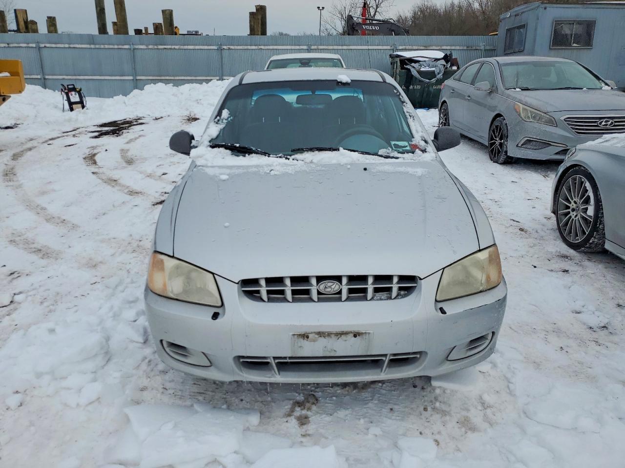 2002 HYUNDAI ACCENT