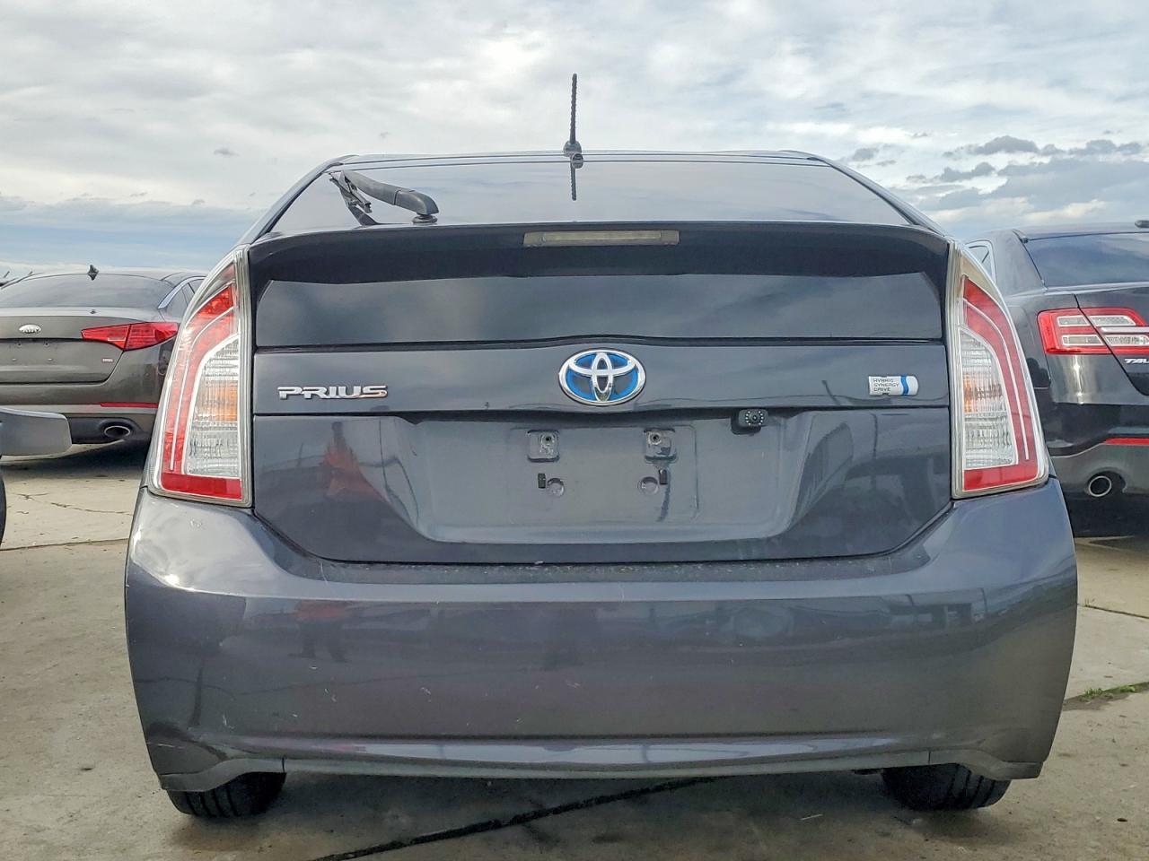 2013 TOYOTA PRIUS
