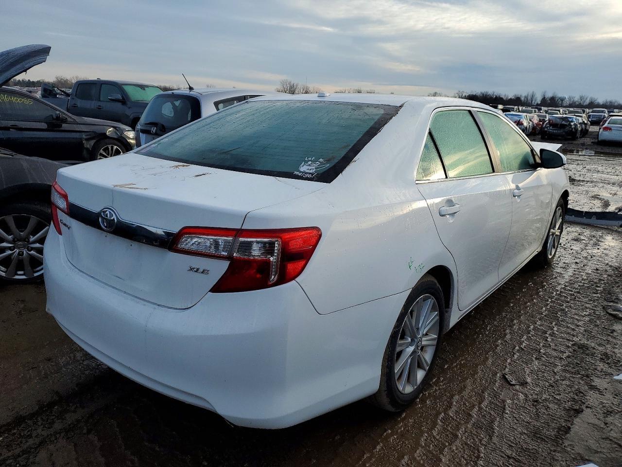 2014 TOYOTA CAMRY
