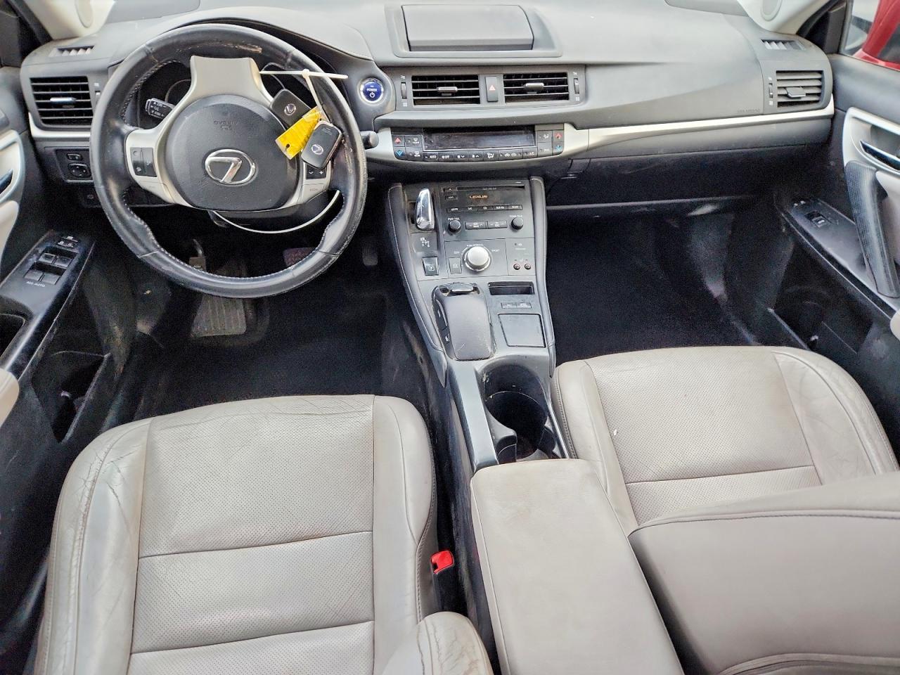 2011 LEXUS CT 200