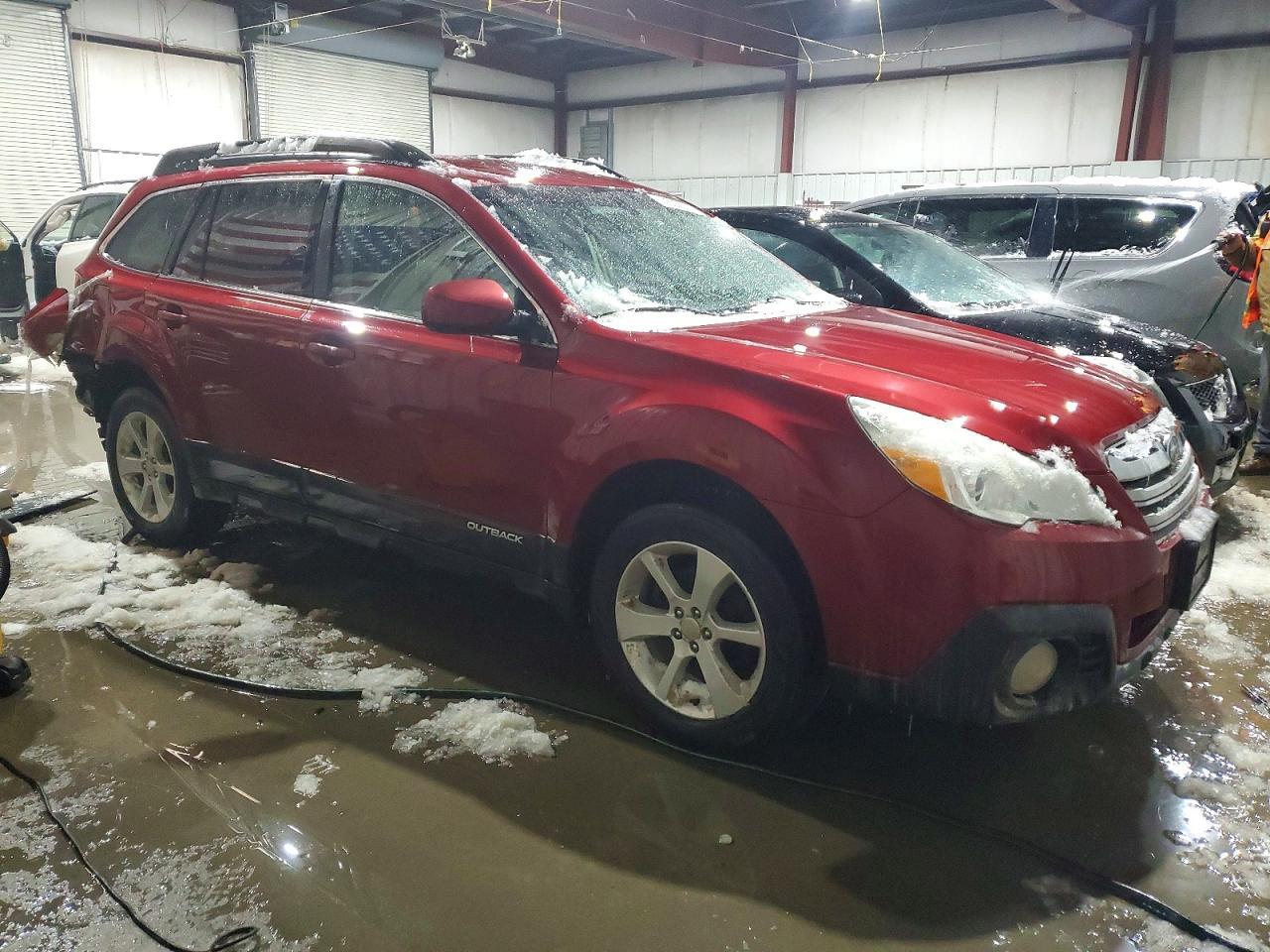 2014 SUBARU Outback