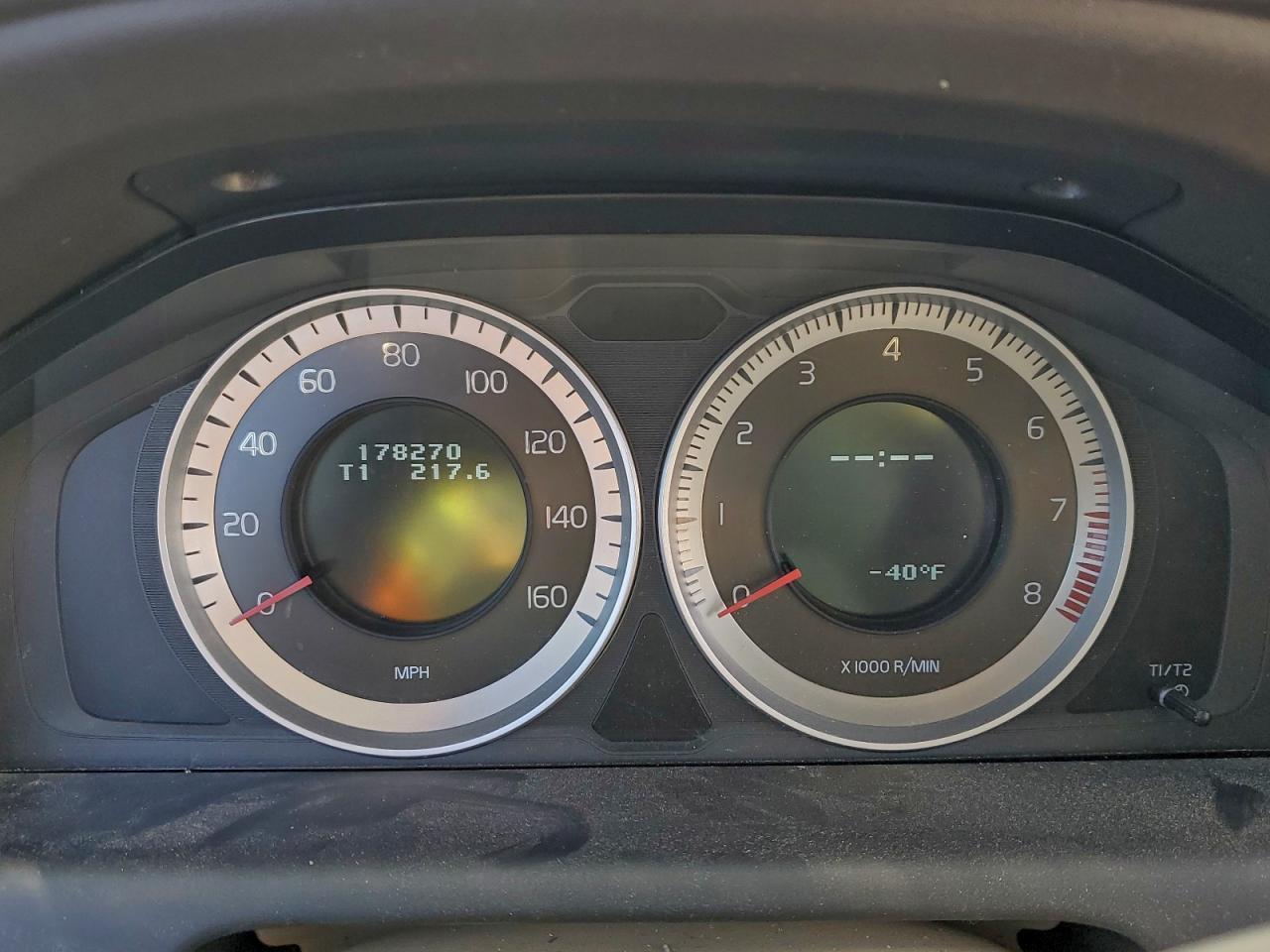 2011 VOLVO XC60