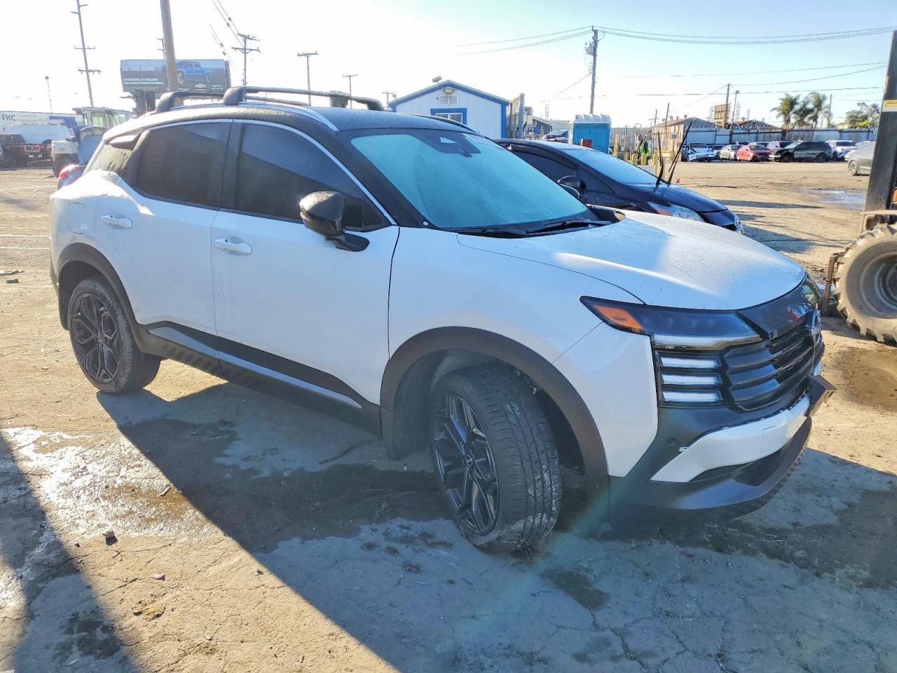 2025 NISSAN KICKS
