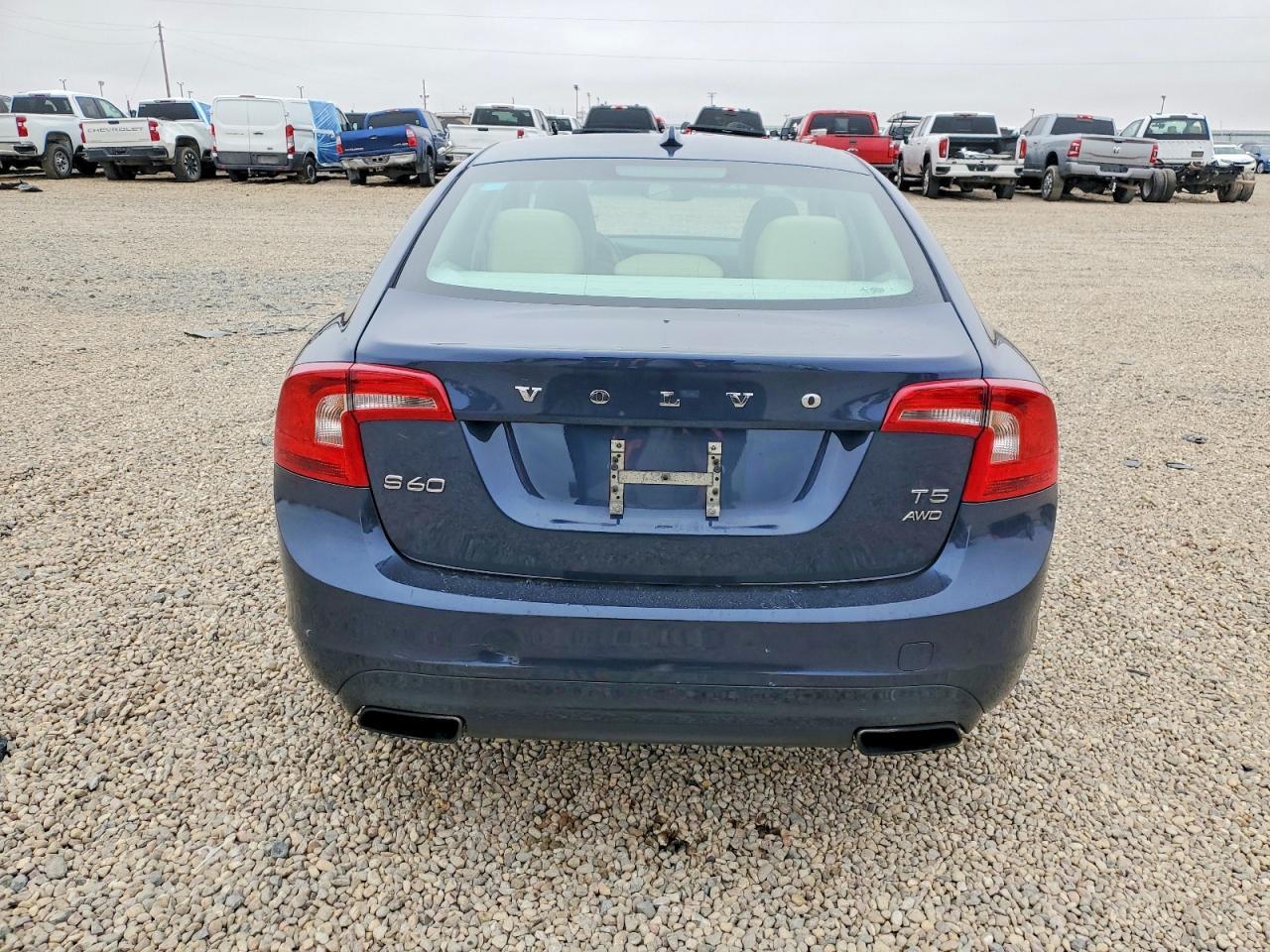 2015 VOLVO S60