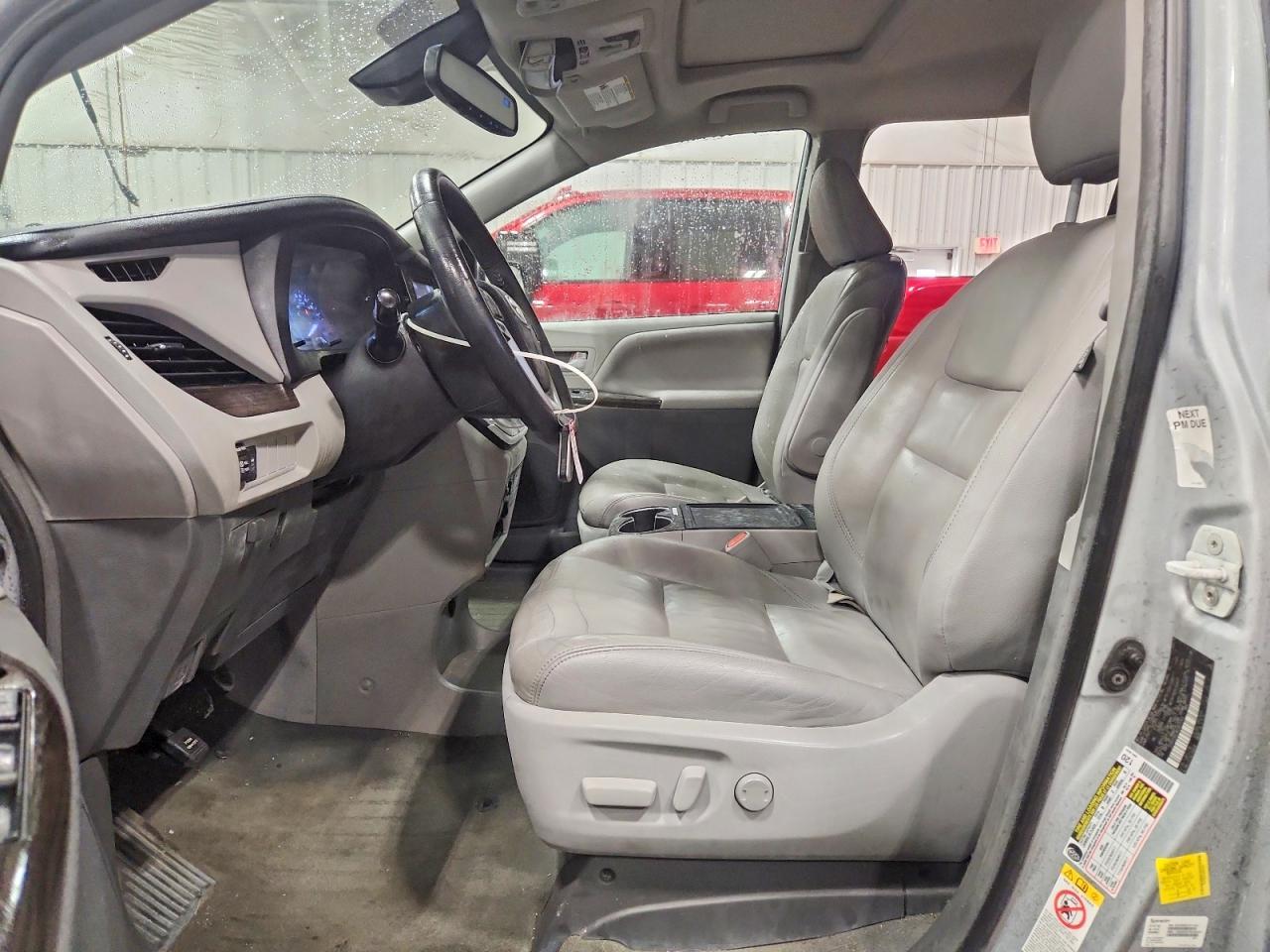 2019 TOYOTA SIENNA