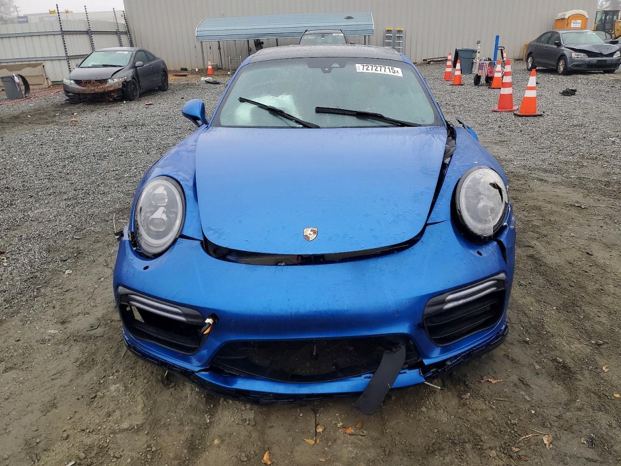 2017 PORSCHE 911