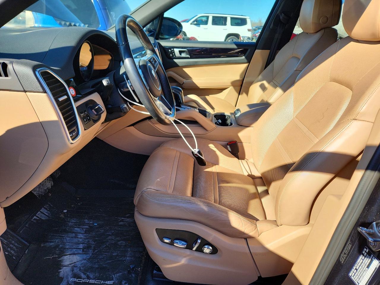 2019 PORSCHE CAYENNE