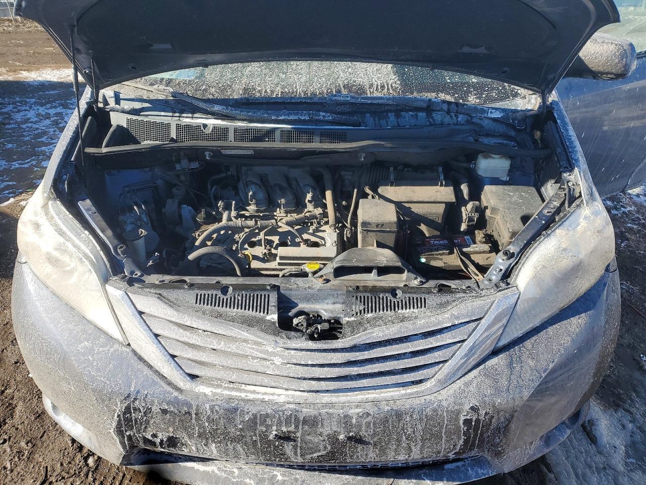 2015 TOYOTA SIENNA