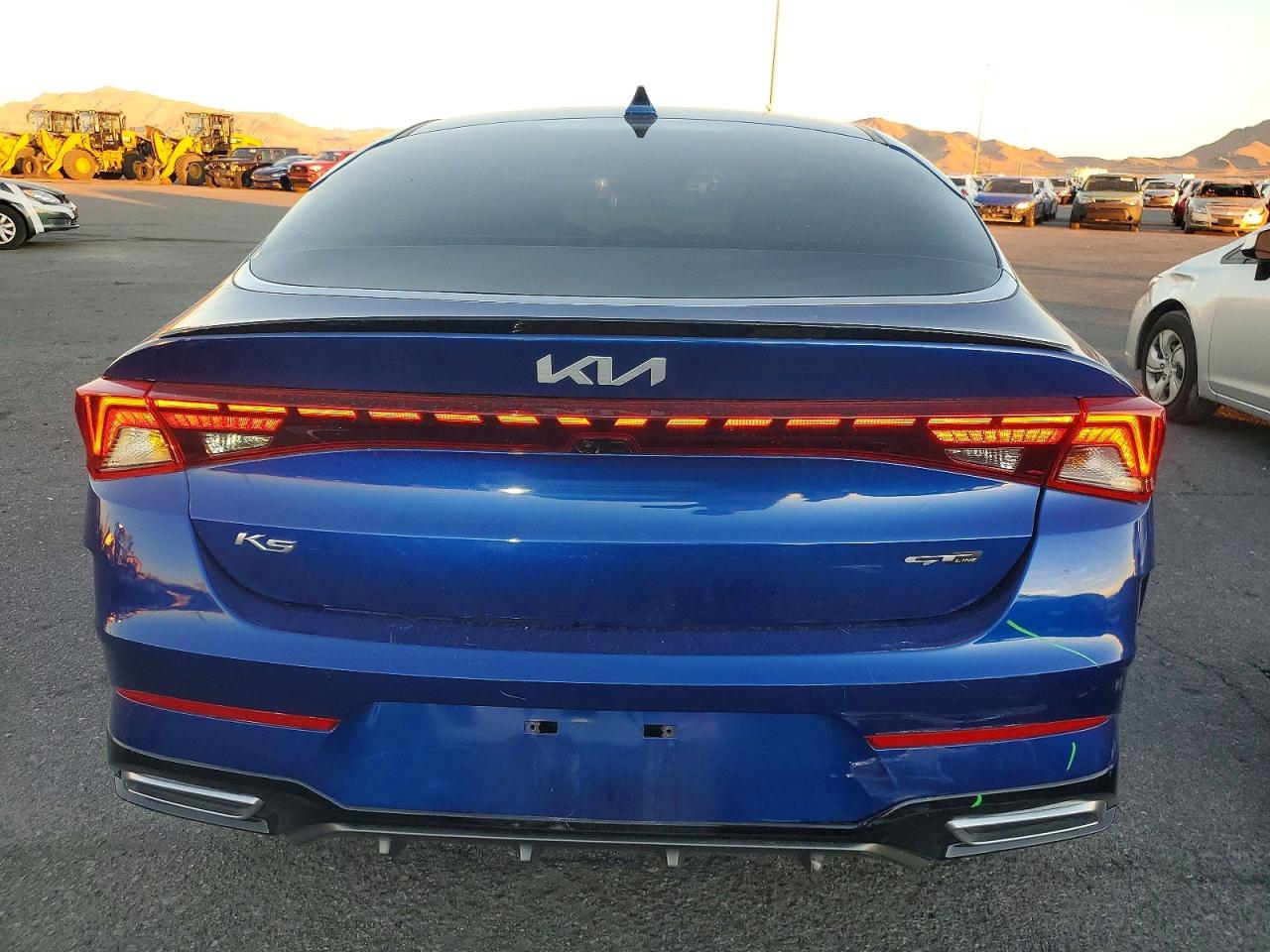 2022 KIA K5