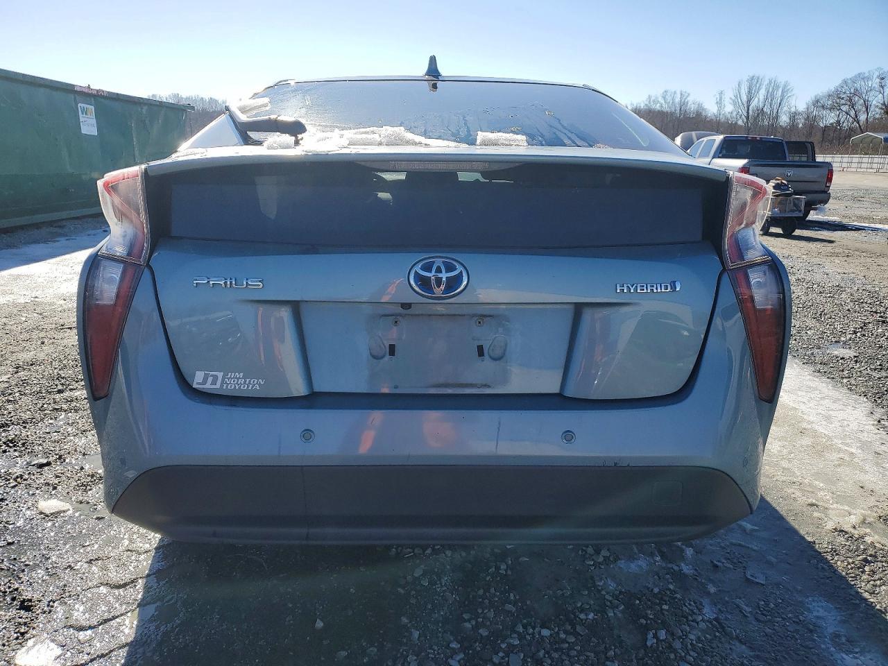 2016 TOYOTA PRIUS