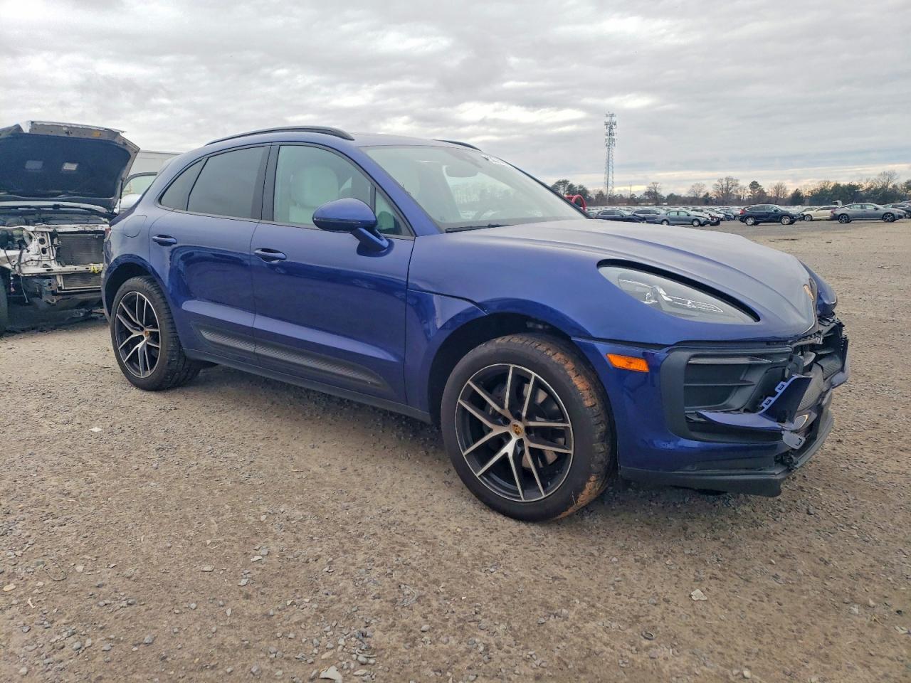 2024 PORSCHE Macan