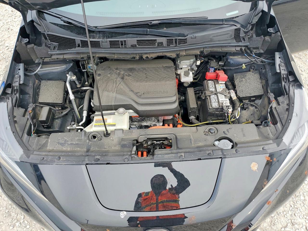 2025 NISSAN LEAF
