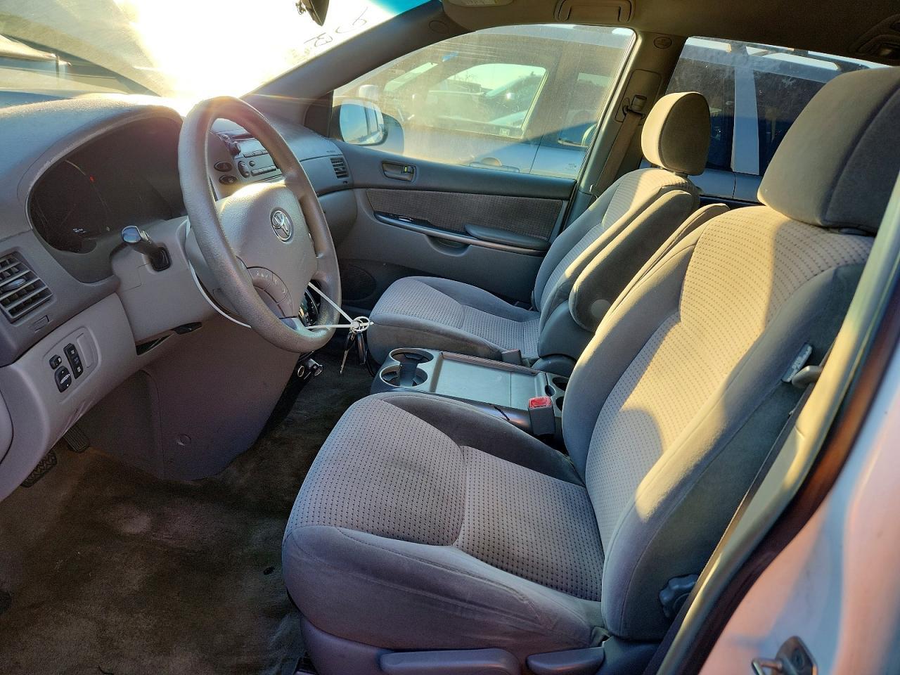 2006 TOYOTA SIENNA