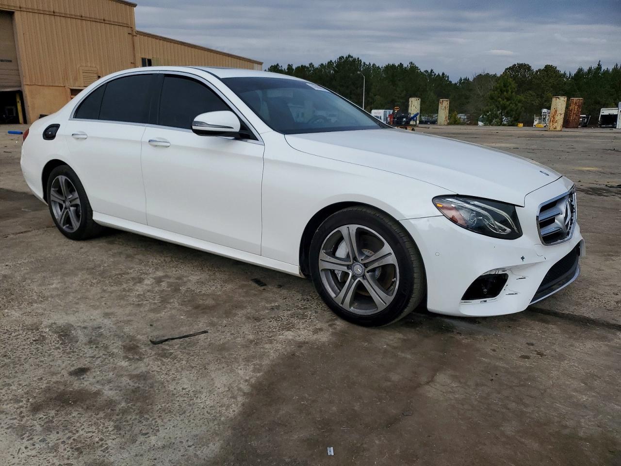 2017 MERCEDES-BENZ E-Class